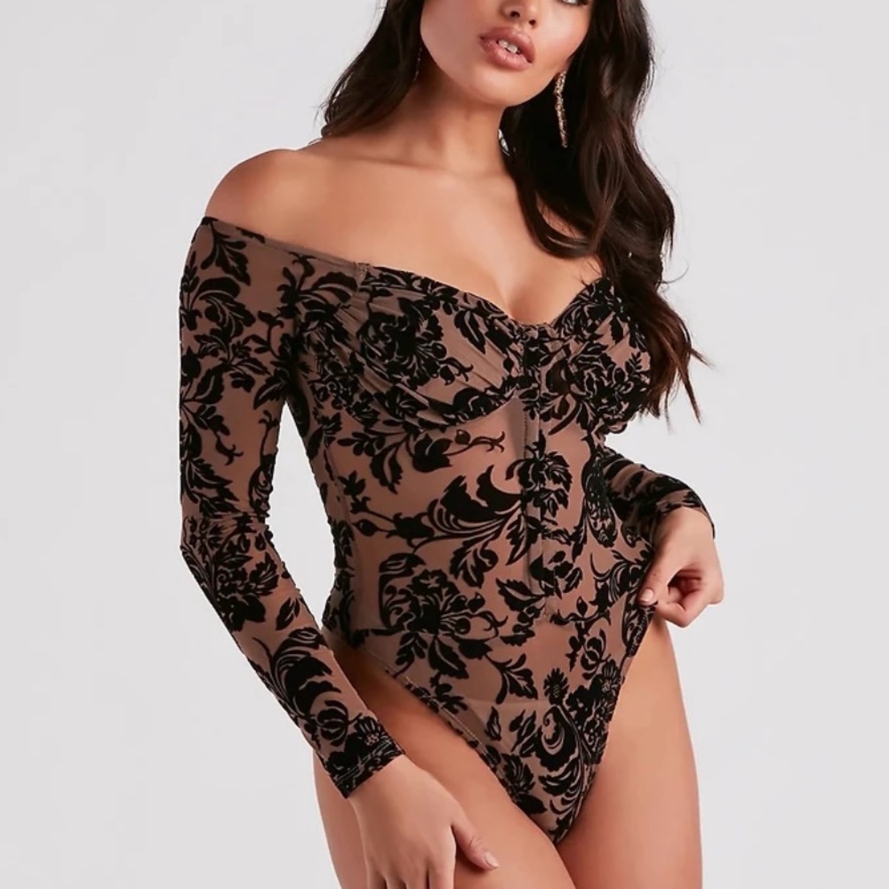 Regal Affair Flocked Velvet Bodysuit size Medium - Picture 3 of 10